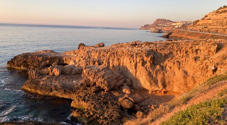 Uitzicht op Al Hoceima vanaf de Corniche Sabadia